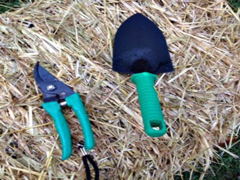 straw bale gardening tools
